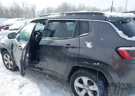 2018 Jeep Compass Latitude 4X4 z USA, uszkodzony, nr VIN 3C4NJDBB8JT362011